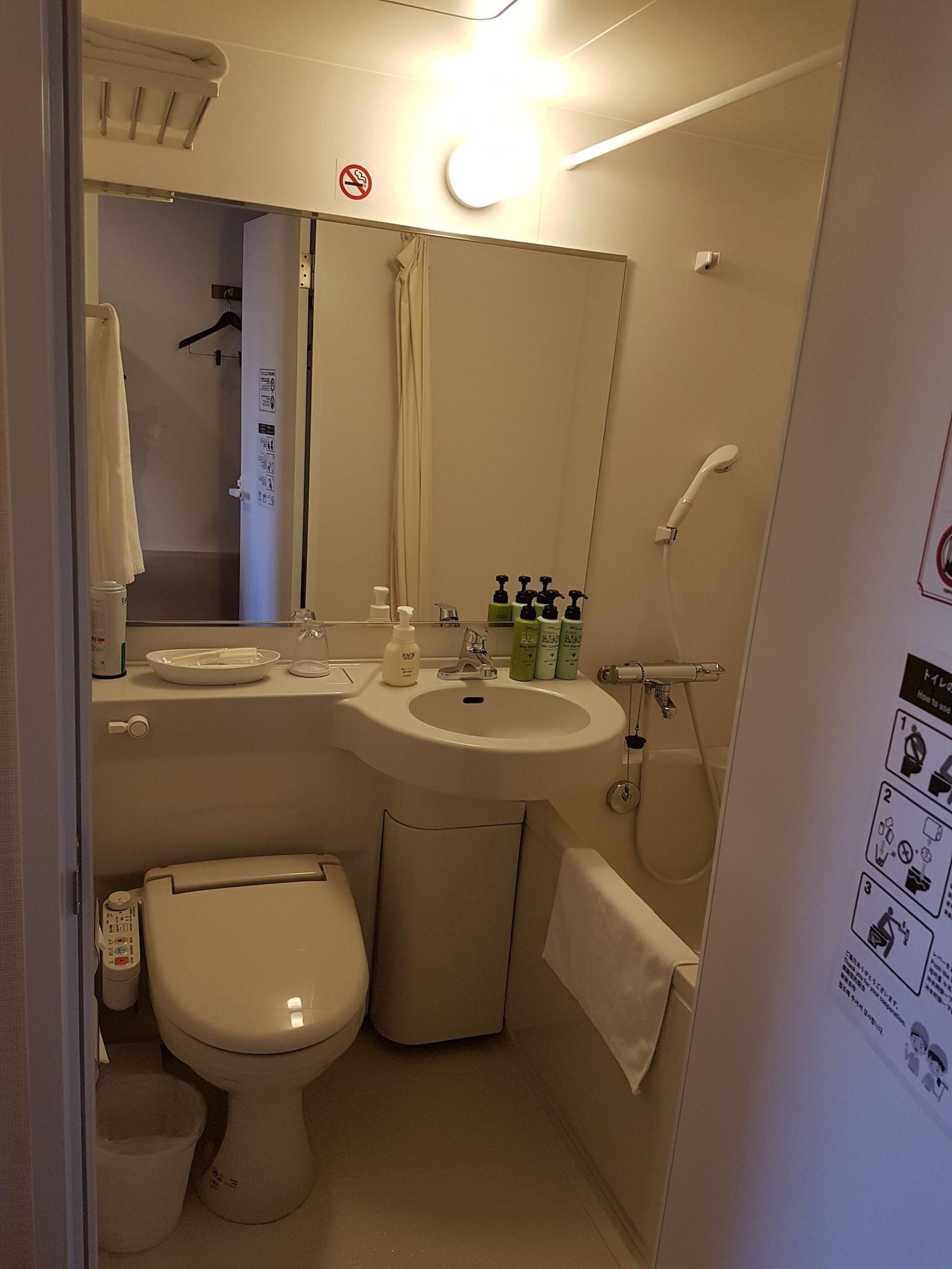 Y'S Hotel Shin Oszaka Kültér fotó