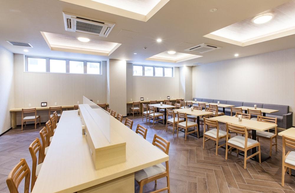 Y'S Hotel Shin Oszaka Kültér fotó