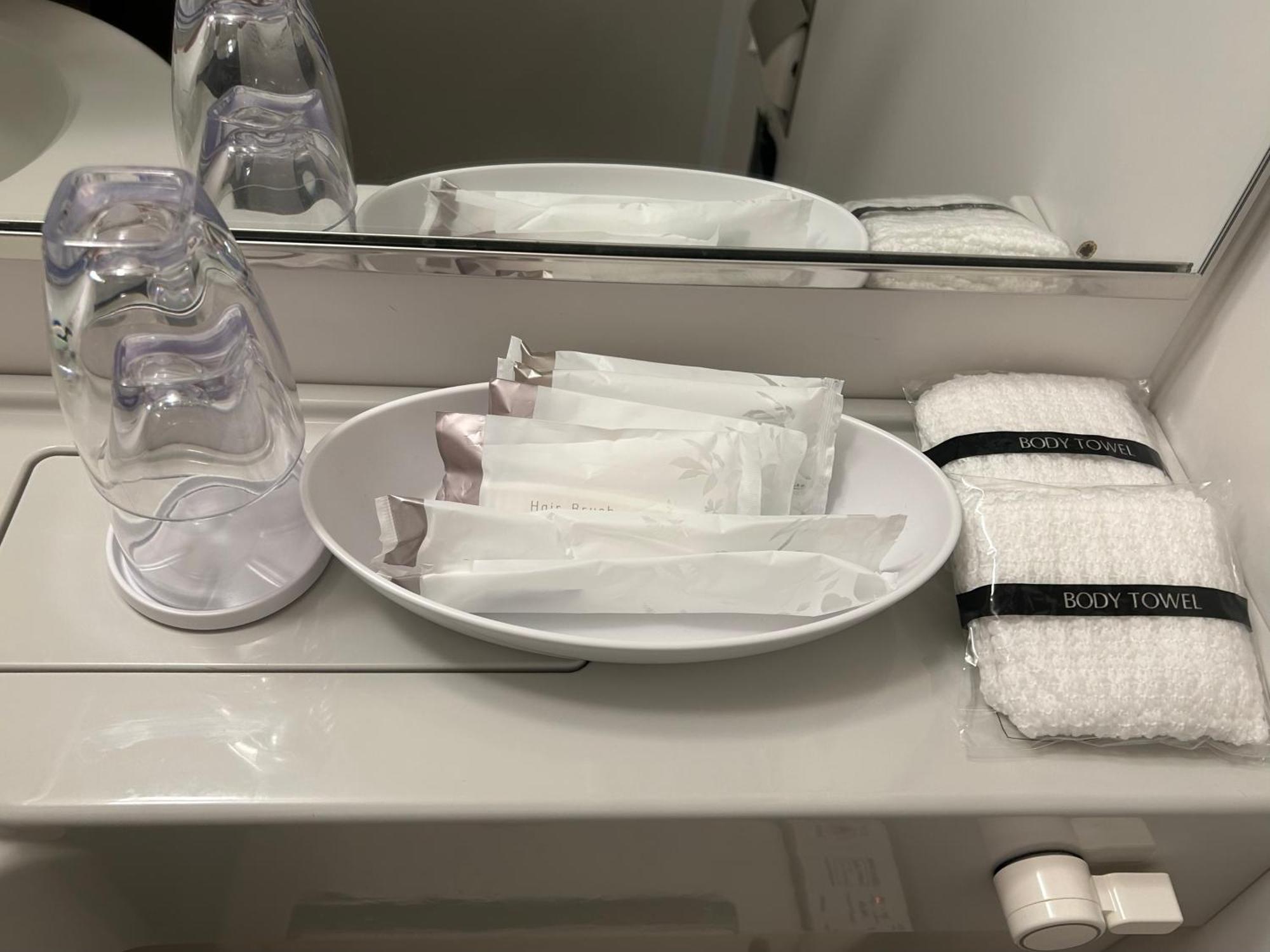Y'S Hotel Shin Oszaka Kültér fotó